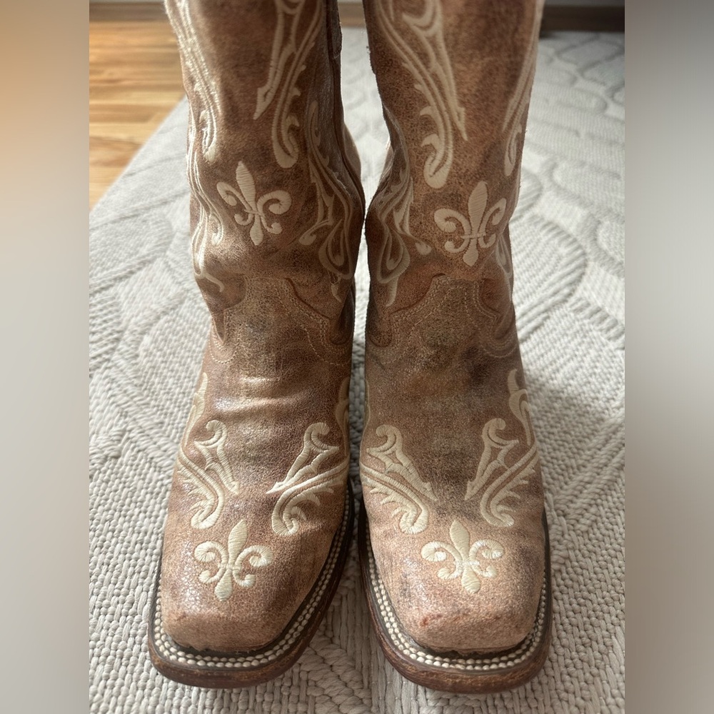 Women’s Corral cowboy boots- Size 6.5. Barely worn
